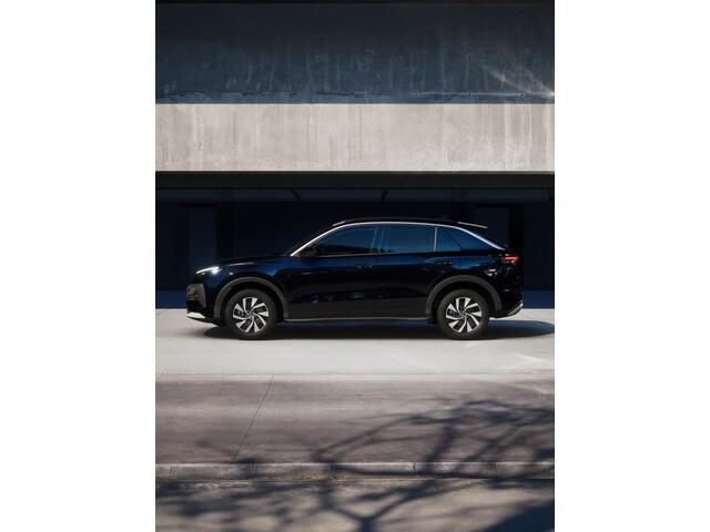 Volkswagen T-Roc Limited Edition | 'App-Connect' draadloze smartphone integratie | Automatische afstandsregeling (Adaptive Cruise Control) | Buitenspiegels elektrisch instel-, verwarm- en inklapbaar