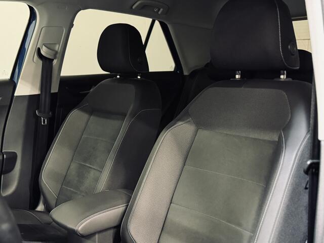 Volkswagen T-Roc 1.5 TSI DSG Style | IQ Light | Camera | Stoel/stuurverw.