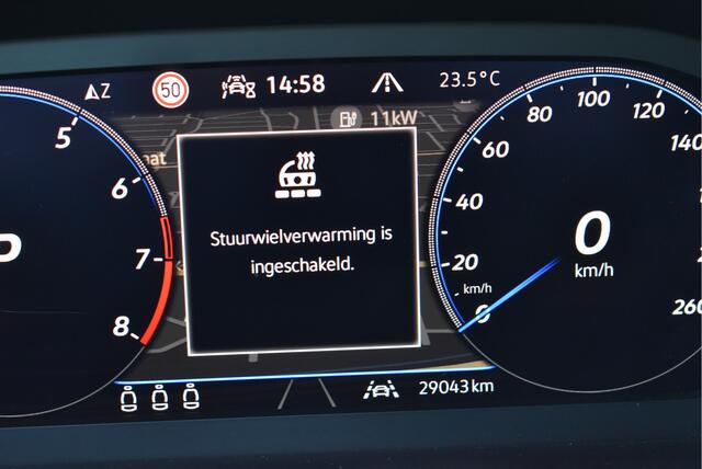 Volkswagen T-Roc 1.5 TSI R-Line Black Style LED grill, Adaptive cruise, Ergo active + Massage, IQ Light, Afn. trekhaak, Camera