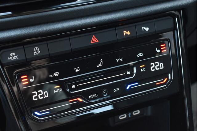 Volkswagen T-Roc 1.5 TSI R-Line Black Style LED grill, Adaptive cruise, Ergo active + Massage, IQ Light, Afn. trekhaak, Camera