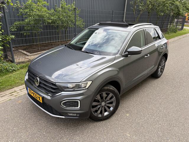 Volkswagen T-Roc 1.0 TSI Style / PANORAMADAK / CARPLAY / NAVI / CRUISE / STOELVERWARMING