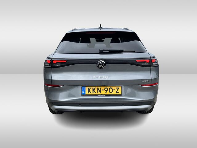 Volkswagen T-Roc 1.5 eTsi Life First Edition Zwenkbare trekhaak / Dodehoek detectie / Stuur en stoelverwarming / 17'' LMV Rijdende demonstratieauto, bezichtiging op afspraak