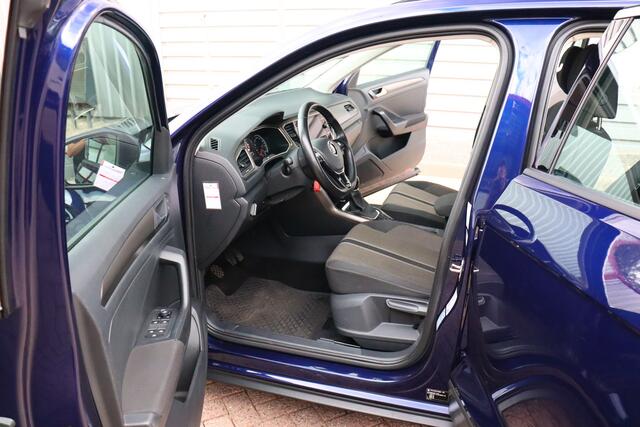 Volkswagen T-Roc 1.0 TSI Style O.a: Adaptive cruise, Navi, Clima, PDC, Carplay, Dab, Etc... Rijklaar! All-in prijs!