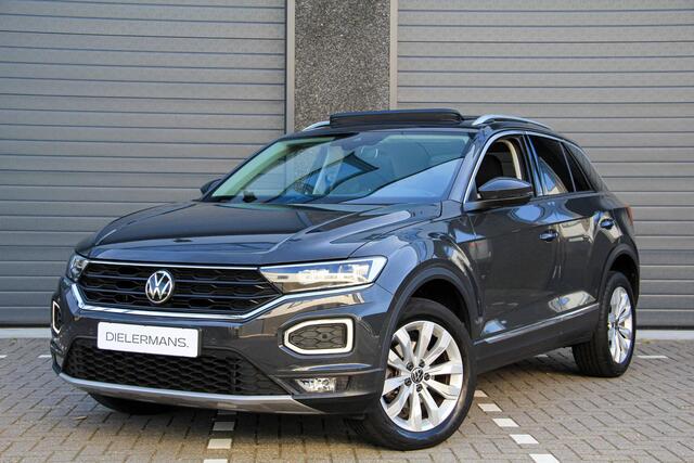 Volkswagen T-Roc 1.5 TSI Sport | Panoramadak | Digitaal Display | Leder | Vol in de opties | NL auto | NAP auto | Schadevrije auto | Dealeronderhouden auto