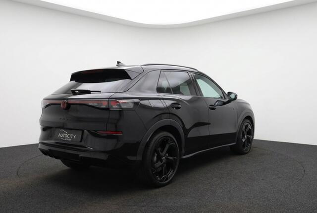 Volkswagen T-Roc 1.5 eTSI R-Line Black Style 150PK | Pano | IQ Lights | Trekhaak | 20" | Winterpakket