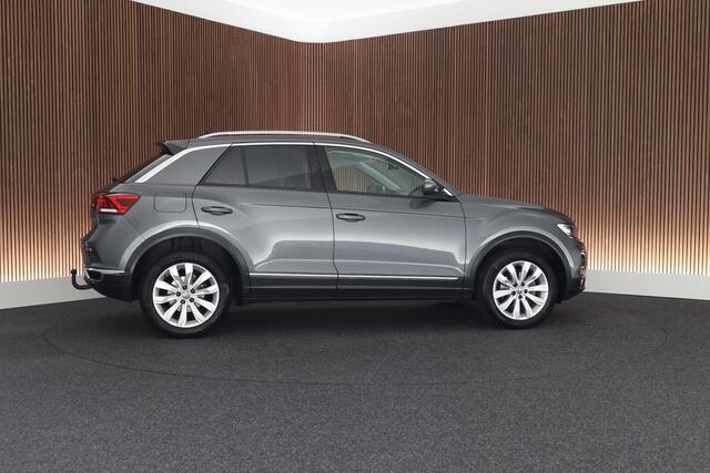 Volkswagen T-Roc 1.5 TSI 150pk DSG Style Trekhaak Virtual cockpit Adaptive cruise Stoelverwaming PDC