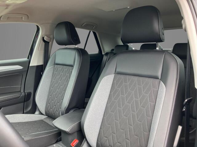 Volkswagen T-Roc 1.0TSI/110PK Goal · Navigatie · Apple/Android Car Play · Stoelverwarming · Dodehoeksensoren · Garantie t/m 10-07-2027