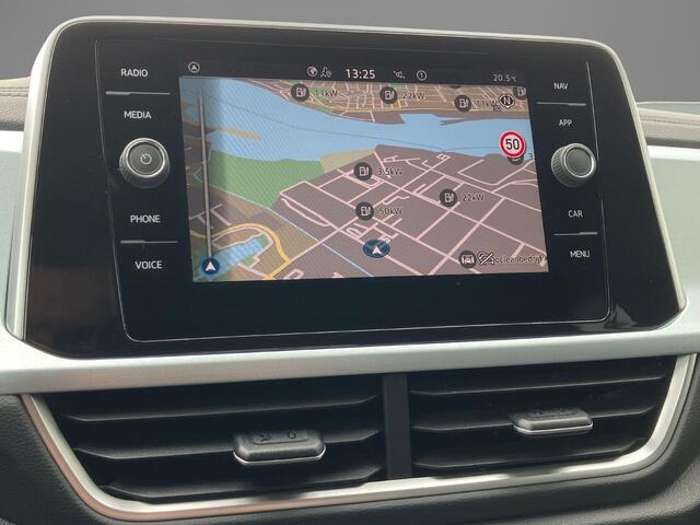 Volkswagen T-Roc 1.0TSI/110PK Goal · Navigatie · Apple/Android Car Play · Stoelverwarming · Dodehoeksensoren · Garantie t/m 10-07-2027