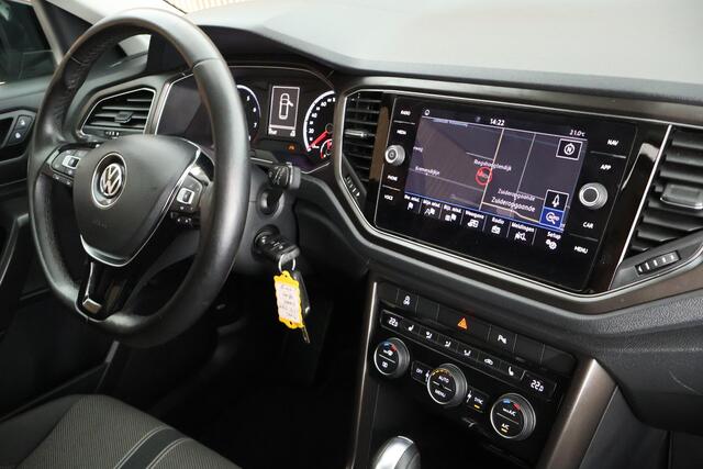 Volkswagen T-Roc 1.5 TSI 150pk DSG Style Trekhaak Camera Stoelverwarming Panoramadak LED