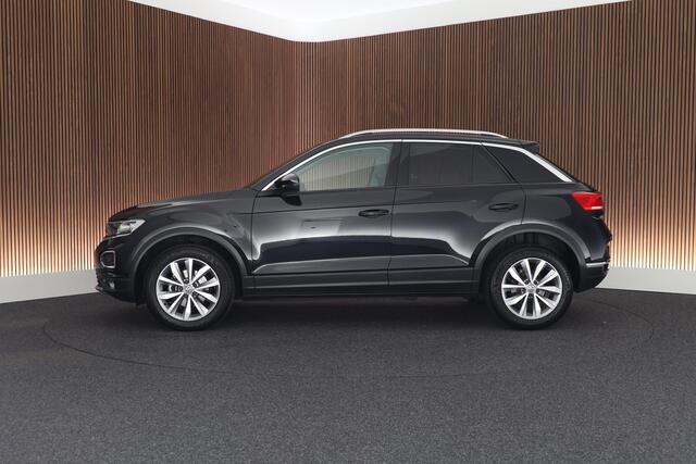 Volkswagen T-Roc 1.5 TSI 150pk DSG Style Trekhaak Camera Stoelverwarming Panoramadak LED