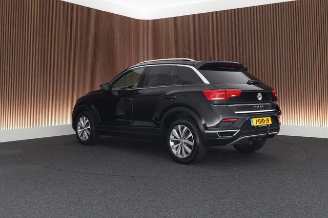 Volkswagen T-Roc 1.5 TSI 150pk DSG Style Trekhaak Camera Stoelverwarming Panoramadak LED