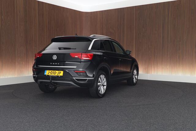 Volkswagen T-Roc 1.5 TSI 150pk DSG Style Trekhaak Camera Stoelverwarming Panoramadak LED