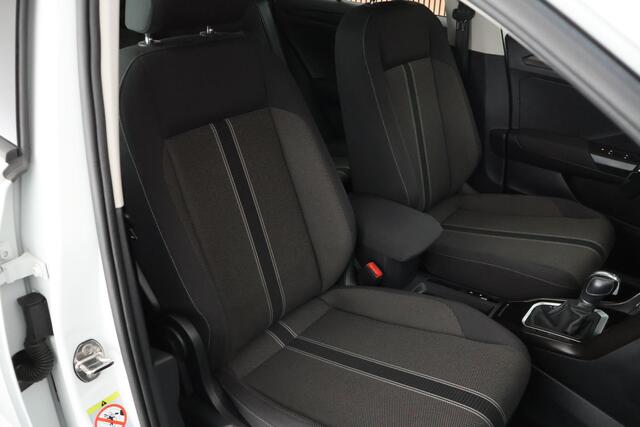 Volkswagen T-Roc 1.5 TSI 150pk DSG Style Camera Stuur+Stoelverw. Carplay Adaptive cruise