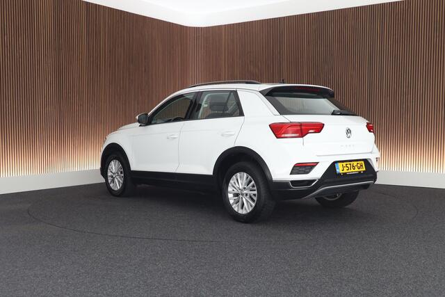 Volkswagen T-Roc 1.5 TSI 150pk DSG Style Camera Stuur+Stoelverw. Carplay Adaptive cruise
