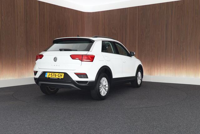 Volkswagen T-Roc 1.5 TSI 150pk DSG Style Camera Stuur+Stoelverw. Carplay Adaptive cruise