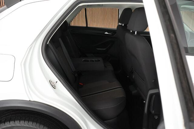 Volkswagen T-Roc 1.5 TSI 150pk DSG Style Camera Stuur+Stoelverw. Carplay Adaptive cruise