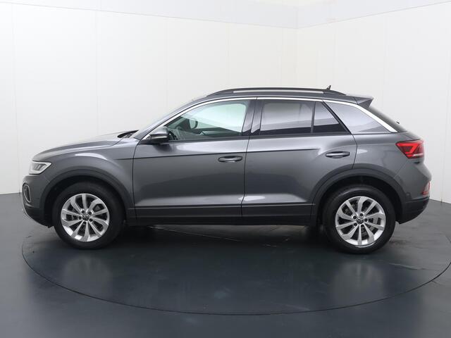 Volkswagen T-Roc 1.0 TSI Life Edition | 116 PK | Adaptive Cruise Control | Achteruitrijcamera | Climate control | Keyless Entry | LED verlichting | Apple Carplay / Android Auto |