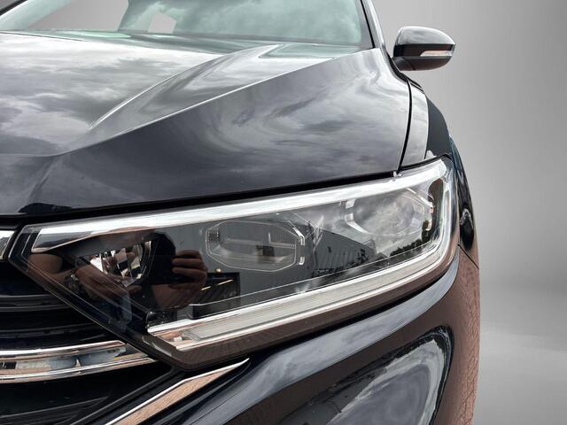 Volkswagen T-Roc 1.5 TSI 150pk DSG R-Line Business · Camera · Apple/Android Car Play · Stoelverwarming · Parkeerassistent · ACC · Draadloze Telefoonlader · Garantie t/m 12-04-2027 of 100.000