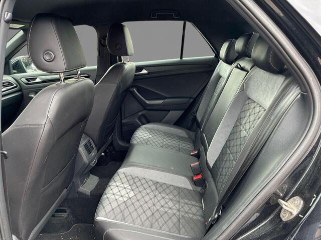 Volkswagen T-Roc 1.5 TSI 150pk DSG R-Line Business · Camera · Apple/Android Car Play · Stoelverwarming · Parkeerassistent · ACC · Draadloze Telefoonlader · Garantie t/m 12-04-2027 of 100.000