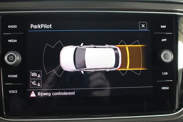Volkswagen T-Roc 1.0 TSI Style | Airco | Navigatie | Trekhaak | PDC