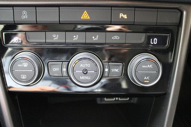 Volkswagen T-Roc 1.0 TSI Style | Airco | Navigatie | Trekhaak | PDC