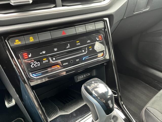 Volkswagen T-Roc 1.5 TSi DSG R-LINE - AFN. TREKH. - CAMERA - IQ