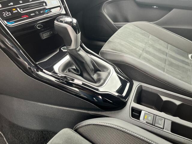Volkswagen T-Roc 1.5 TSi DSG R-LINE - AFN. TREKH. - CAMERA - IQ