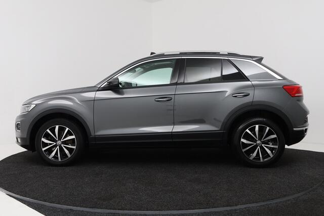 Volkswagen T-Roc 1.0 TSI Style (PANORAMADAK, DIGATALE COCKPIT, PDC, LED, CLIMA, STOELVERWARMING)