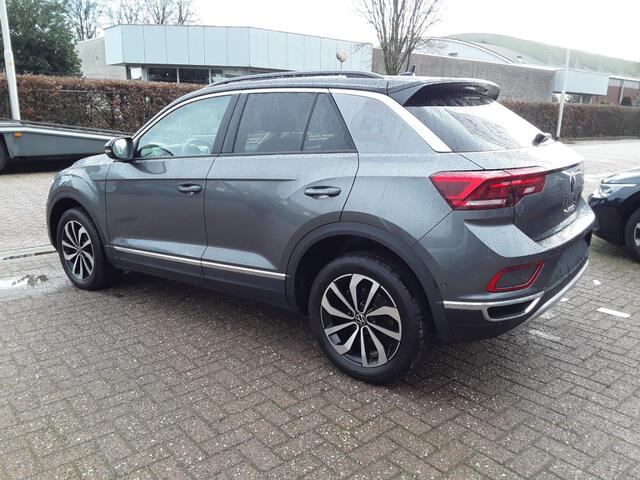 Volkswagen T-Roc 1.5 TSI STYLE DSG / C.C. / DAB