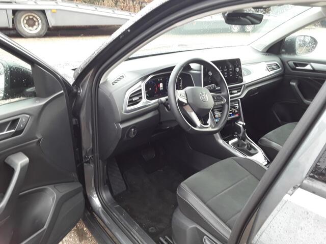Volkswagen T-Roc 1.5 TSI STYLE DSG / C.C. / DAB