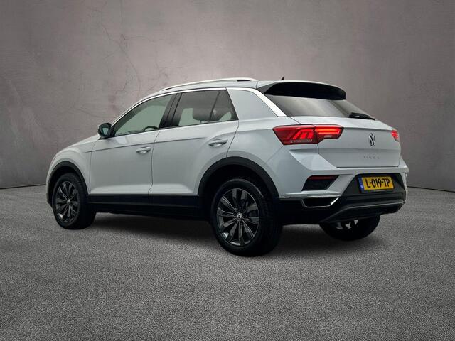 Volkswagen T-Roc Style 1.5 TSI 150pk Adaptive cruise control, Navigatie, Parkeersensoren, LED koplampen, Stoelverwarming, Airco, DAB, Radio, App connect, Bluetooth