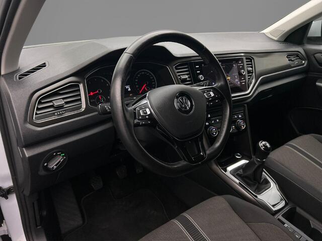 Volkswagen T-Roc Style 1.5 TSI 150pk Adaptive cruise control, Navigatie, Parkeersensoren, LED koplampen, Stoelverwarming, Airco, DAB, Radio, App connect, Bluetooth