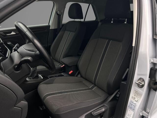 Volkswagen T-Roc Style 1.5 TSI 150pk Adaptive cruise control, Navigatie, Parkeersensoren, LED koplampen, Stoelverwarming, Airco, DAB, Radio, App connect, Bluetooth