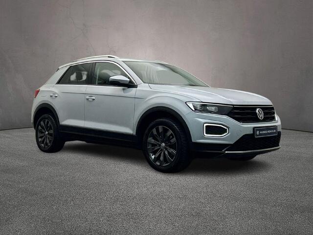 Volkswagen T-Roc Style 1.5 TSI 150pk Adaptive cruise control, Navigatie, Parkeersensoren, LED koplampen, Stoelverwarming, Airco, DAB, Radio, App connect, Bluetooth