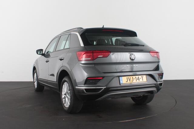 Volkswagen T-Roc 1.0 TSI Style > 110pk/Kleur Indium Grey/Parkeersensoren/navi/All season banden