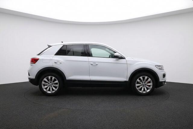 Volkswagen T-Roc 1.5 TSI DSG Sport Adaptive l Camera l Virtual Cockpit