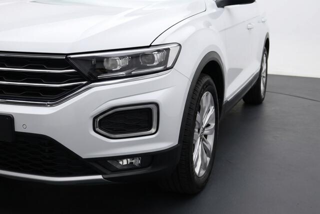 Volkswagen T-Roc 1.5 TSI DSG Sport Adaptive l Camera l Virtual Cockpit