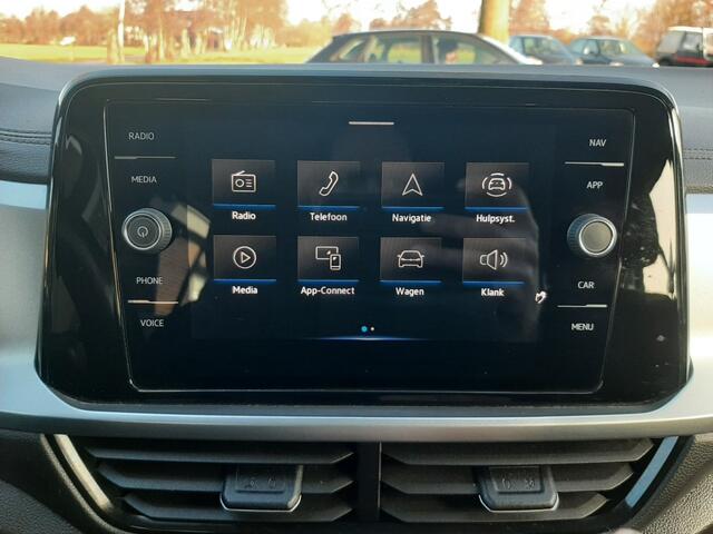 Volkswagen T-Roc 1.5 TSi 150pk Airco - Adap. Cruise-control - Dig. dashboard- Bluetooth - Stuur- en Stoelverwarming - Android - Apple Carplay