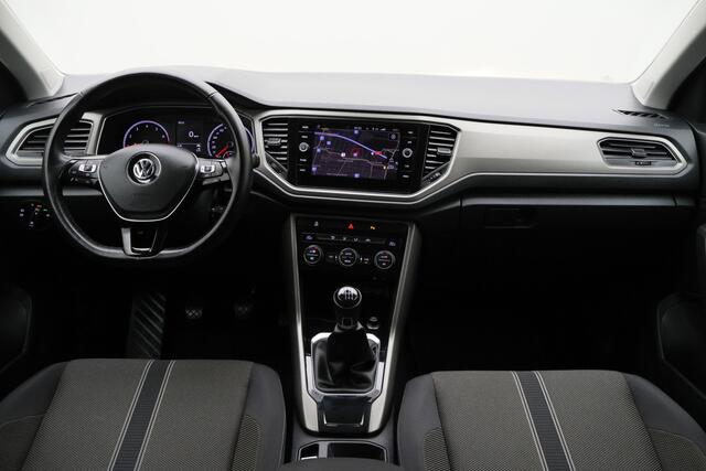 Volkswagen T-Roc 1.0 TSI Style Eerste Eigenaar, ACC, Apple Carplay, Climate, PDC, LED, Trekhaak, 16''