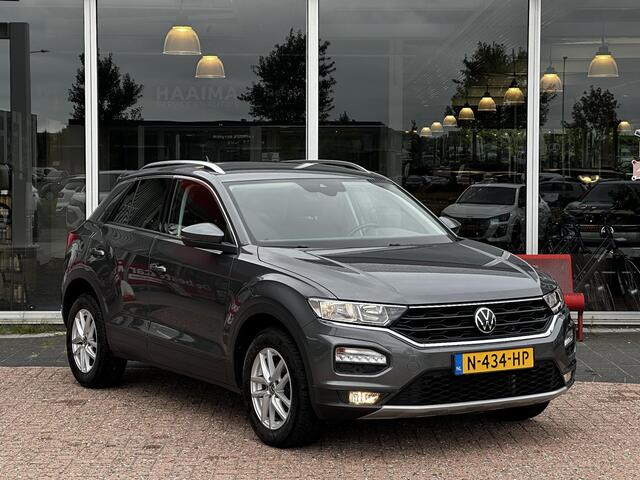 Volkswagen T-Roc 1.0 TSI Style Business | Trekhaak | 1e Eigenaar | Dealeronderhouden | Adaptive cruise | Parkeersensoren | Apple carplay | Automatische airco | Navigatie |