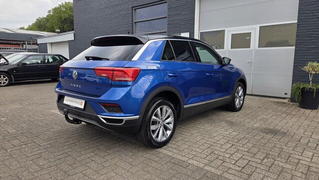 Volkswagen T-Roc 1.0 TSI Style | WINTERPAKKET | TREKHAAK | DEALER ONDERHOUDEN