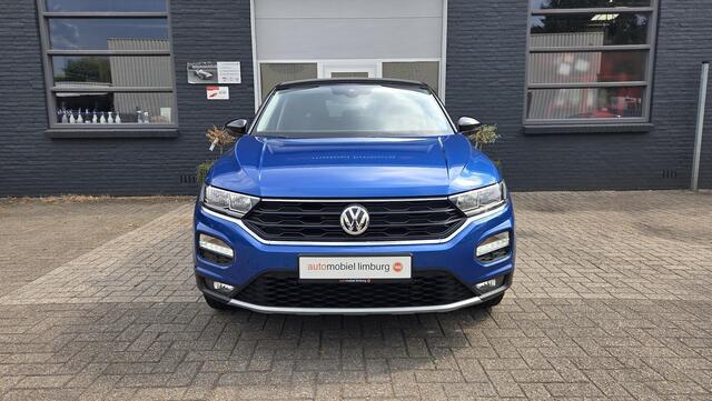 Volkswagen T-Roc 1.0 TSI Style | WINTERPAKKET | TREKHAAK | DEALER ONDERHOUDEN