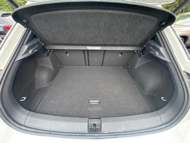 Volkswagen T-Roc 1.5 TSI 150PK DSG SPORT VIRTUAL/CAMERA/STUURW. VERW.