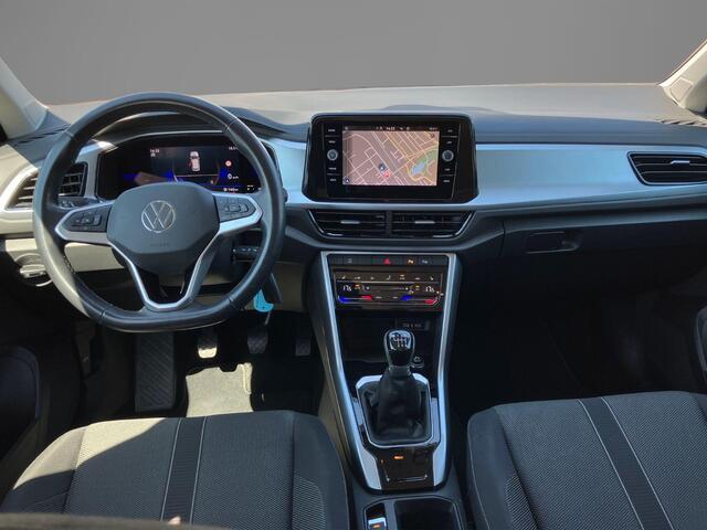 Volkswagen T-Roc 1.0TSI/110PK Life Business · Navigatie · Apple/Android Car Play · Stoelverwarming · Garantie t/m 06-06-2027 of 100000km.