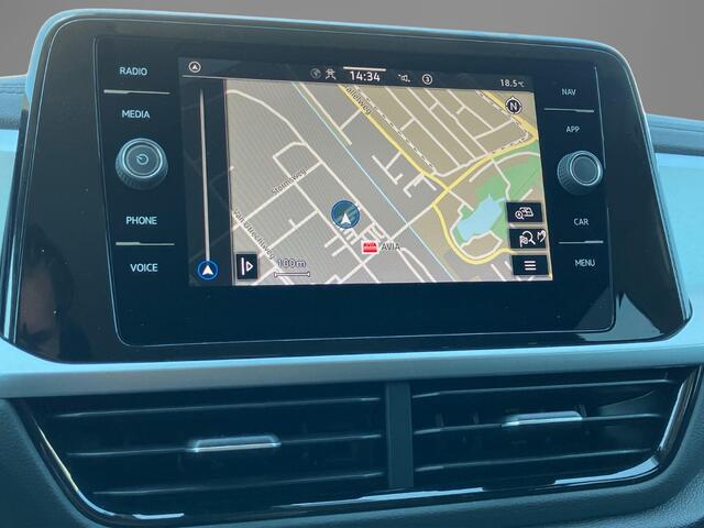 Volkswagen T-Roc 1.0TSI/110PK Life Business · Navigatie · Apple/Android Car Play · Stoelverwarming · Garantie t/m 06-06-2027 of 100000km.