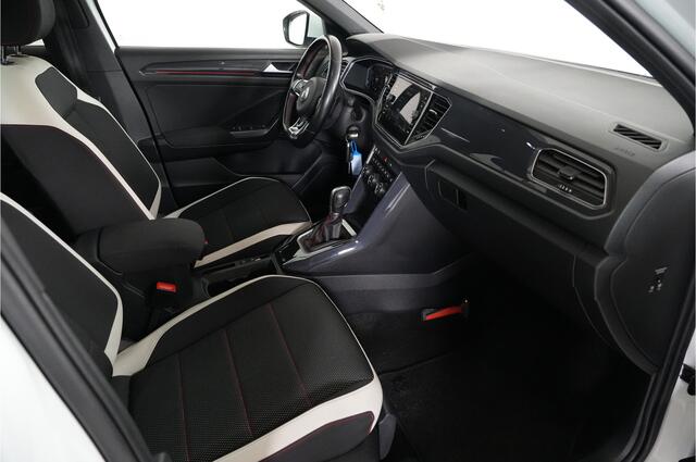 Volkswagen T-Roc 1.5 TSI Sport | Trekhaak | Navi | Virtual cockpit | Cruise Adaptief |