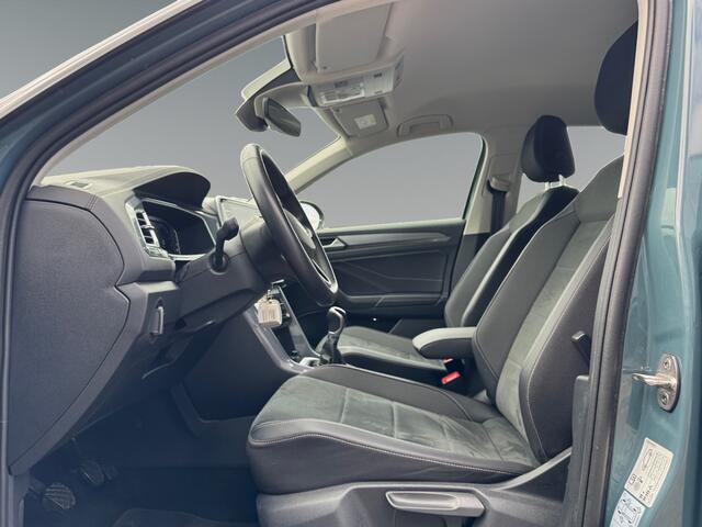 Volkswagen T-Roc 1.0 115pk TSI Style Parkeerassistent (Park Assist) | Adaptive Cruise Control | 'Climatronic', 2-zone