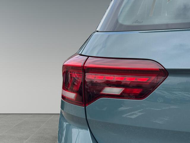 Volkswagen T-Roc 1.0 115pk TSI Style Parkeerassistent (Park Assist) | Adaptive Cruise Control | 'Climatronic', 2-zone