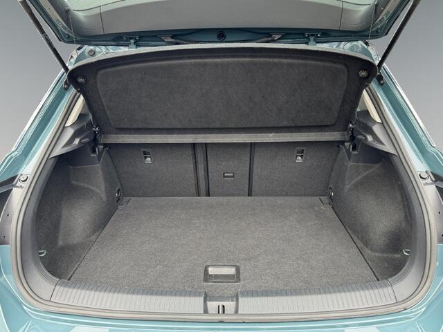 Volkswagen T-Roc 1.0 115pk TSI Style Parkeerassistent (Park Assist) | Adaptive Cruise Control | 'Climatronic', 2-zone