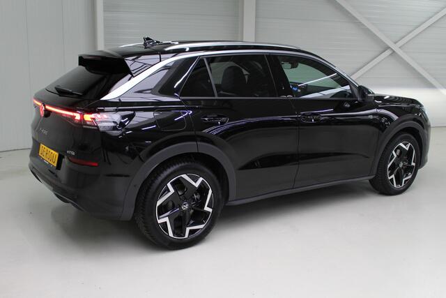 Volkswagen T-Roc 1.5 eTSI 150PK R-Line DSG (Nw Model) | Navigatie | IQ light | El. achterklep | PDC+Camera | Stuur- en Stoelverwarming